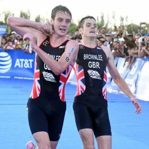 Alistair Brownlee helps Jonathan Brownlee at ITU Cozumel Alistair Brownlee helps Jonathan Brownlee at ITU Cozumel