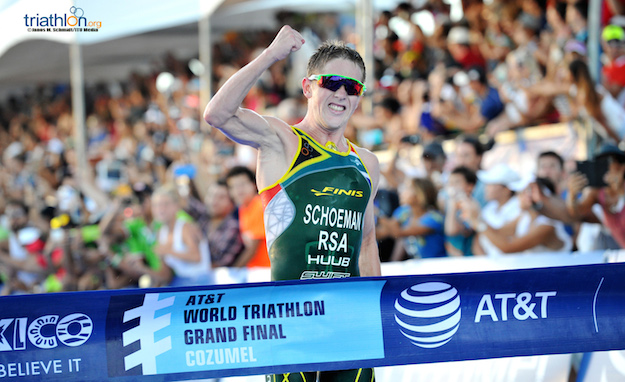 Henri Schoeman wins World Triathlon Grand Final Cozumel