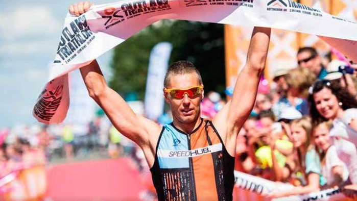 Craig Twigg (SpeedHub) wins the Outlaw Triathlon