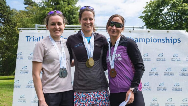 Scottish Sprint Triathlon Championships 2019 - Natalie Stewart (Pentland Triathletes) / Lauren Wilson (Edinburgh RC) / Kirsty O’Brien (Lanark Triathlon Club)