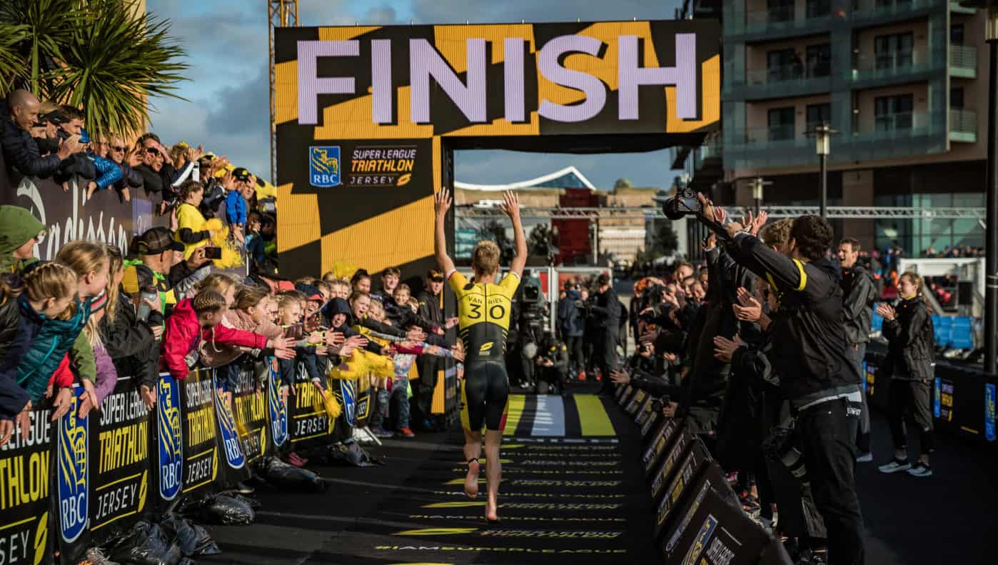 ST HELIER, JERSEY - SEPTEMBER 29, 2019: The Mens Enduro Final race during the RBC Super League Triathlon Jersey on September 29, 2019 in St Helier, Jersey. (Photo by That Cameraman / Superleague Triathlon)