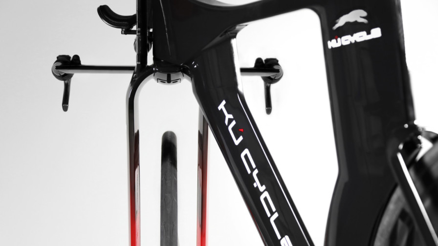 Kú Cycle brand and the Kú TF1 triathlon bike