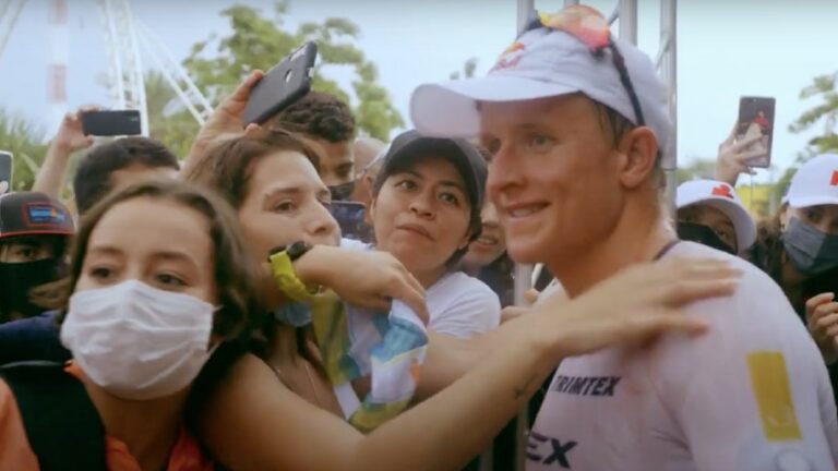 Kristian Blummenfelt IRONMAN Cozumel Documentary Crowds