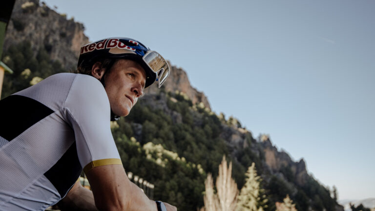 Kristian Blummenfelt in Red Bull cycling helmet