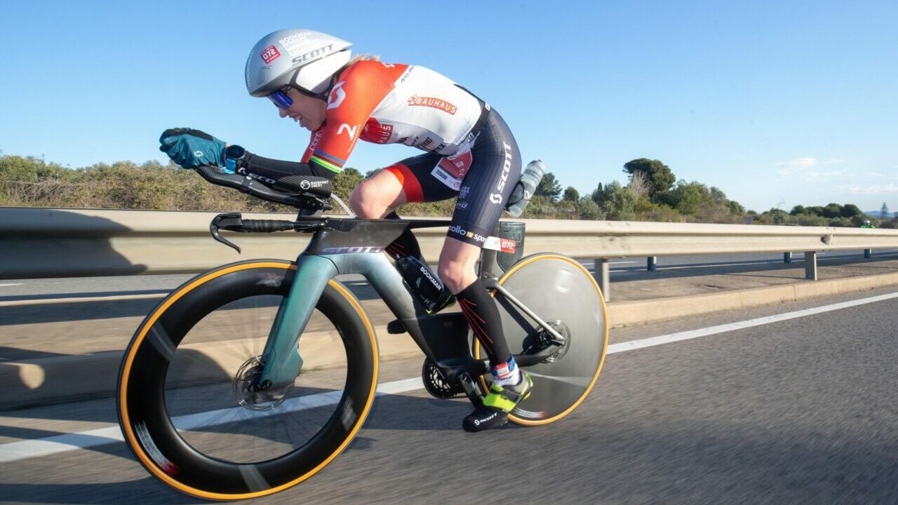 Challenge Salou 2022: Lisa Norden on the bike, aero