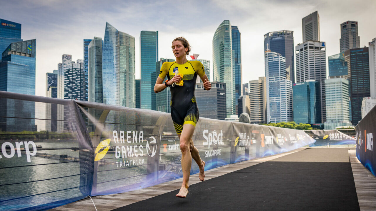 Arena Games Triathlon Finals Singapore - Beth Potter swim exit
