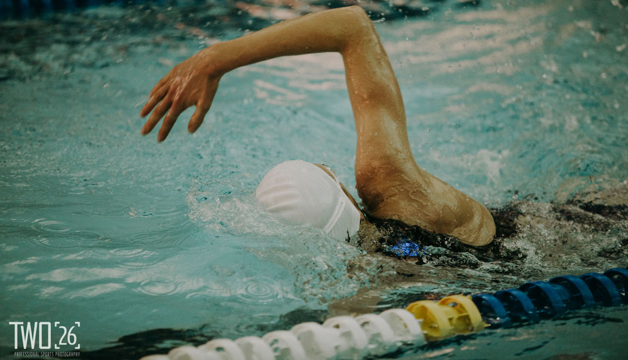 Beth Potter swimming / INCUS Performance / INCUS Nova