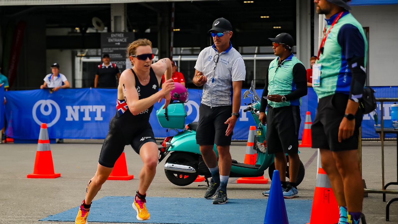 Georgia Taylor Brown serves Montreal penalty photo credit World Triathlon