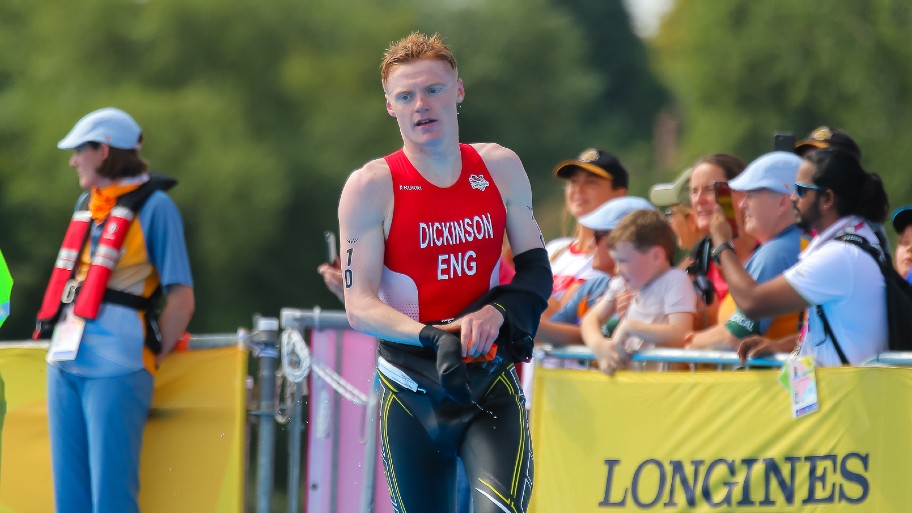 Sam Dickinson of Team England in action at the 2022 Commonwealth Games triathlon in Birmingham (Pic - World Triathlon).