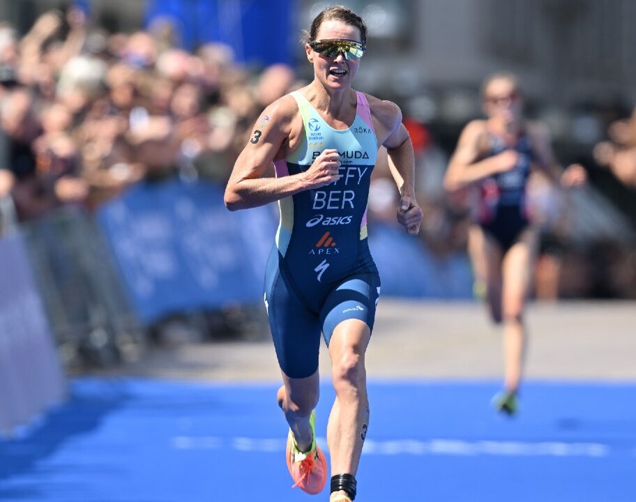 Flora Duffy run finish at WTCS Hamburg 2022 Photo credit World Triathlon]