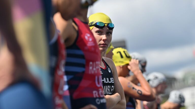 Sian Rainsley WTCS Hamburg 2022 swim pontoon