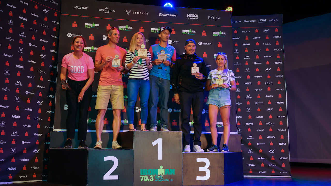 IRONMAN 70.3 Weymouth 2022 podios.  Crédito de la foto Huw Fairclough