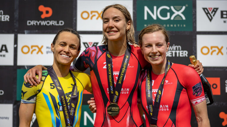 Taylor Spivey / Cassandre Beaugrand / Georgia Taylor-Brown Super League Triathlon London 2022