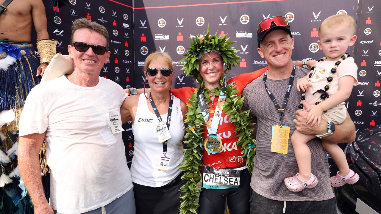 Chelsea Sodaro and family Kona 2022 photo by Ezra Shaw Getty Images for IRONMAN