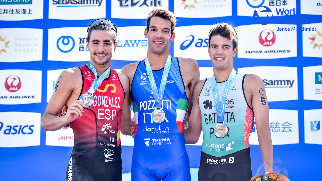 World Triathlon Cup Miyazaki 2022 - Elite Men podium - Gianluca Pozzatti, Alberto Gonzalez Garcia, Ricardo Batista