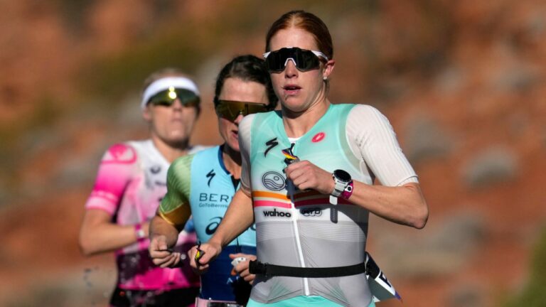 ST GEORGE, UTAH - OCTOBER 28: Paula Findlay of Canada competes in the running leg during the IRONMAN 70.3 World Championship on October 28, 2022 in St George, Utah. (Photo by Patrick McDermott/Getty Images for IRONMAN)