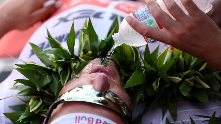 kristian-blummenfelt-kona-2022-run-finish-2
