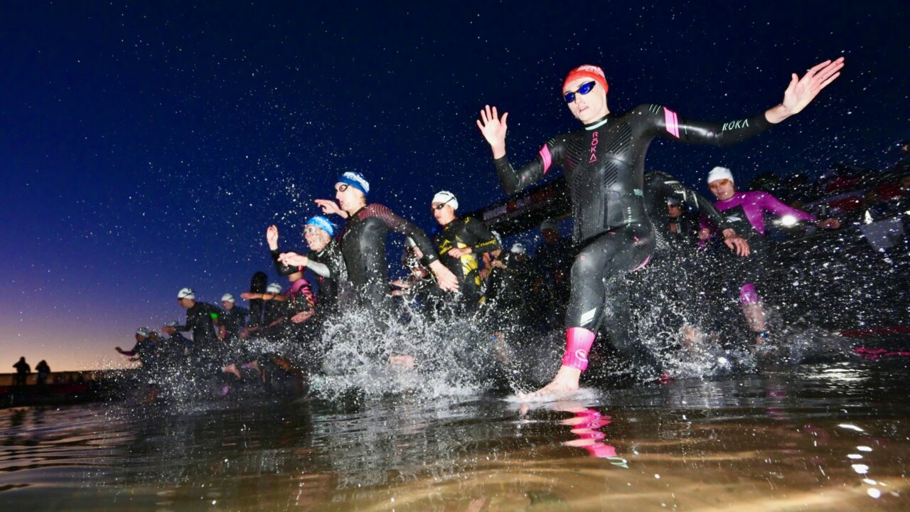 IRONMAN 70.3 World Championship 2022 Pro Women swim start