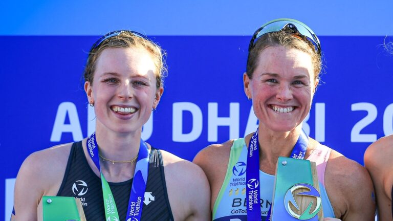 Flora Duffy Georgia Taylor Brown Abu Dhabi 2022 photo credit Wagner Araujo World Triathlon