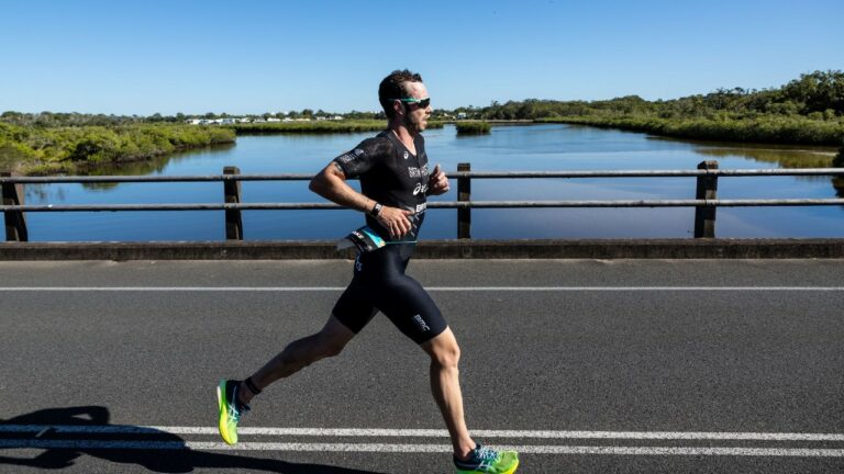 Jake Birtwhistle on course at the Garmin Noosa Triathlon - Photo Korupt Vision