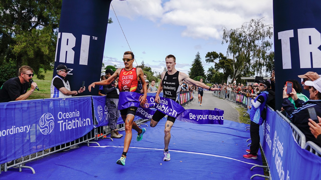 Castro and Staufenberg in a photo finish at Taupo 2023 Photo credit Simon Dawson Photography