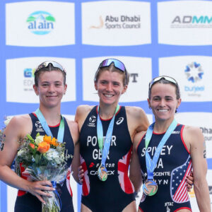 Beth Potter, Sophie Coldwell, Taylor Spivey - WTCS Abu Dhabi 2023 podium
