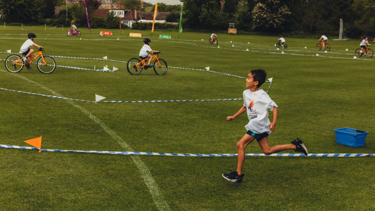 Evento de carrera ciclista de la Fundación Brownlee 2023