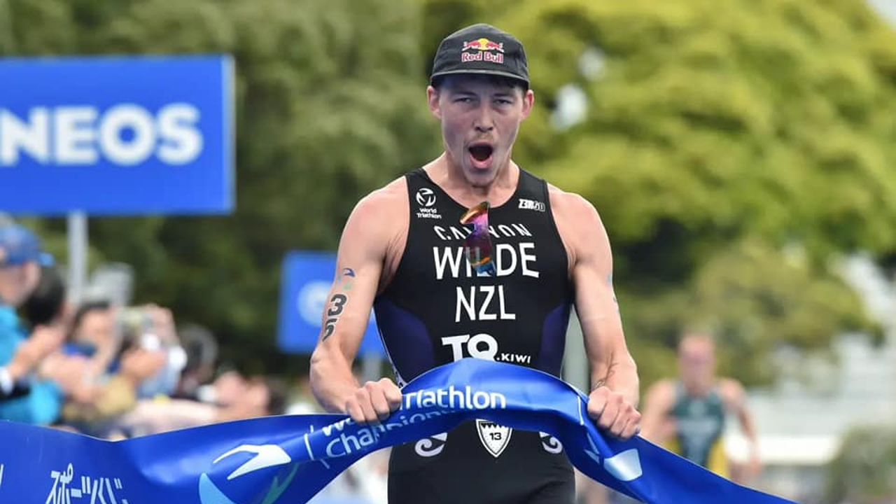 Hayden Wilde wins WTCS Yokohama 2023 photo credit: World Triathlon / Janos M Schmidt