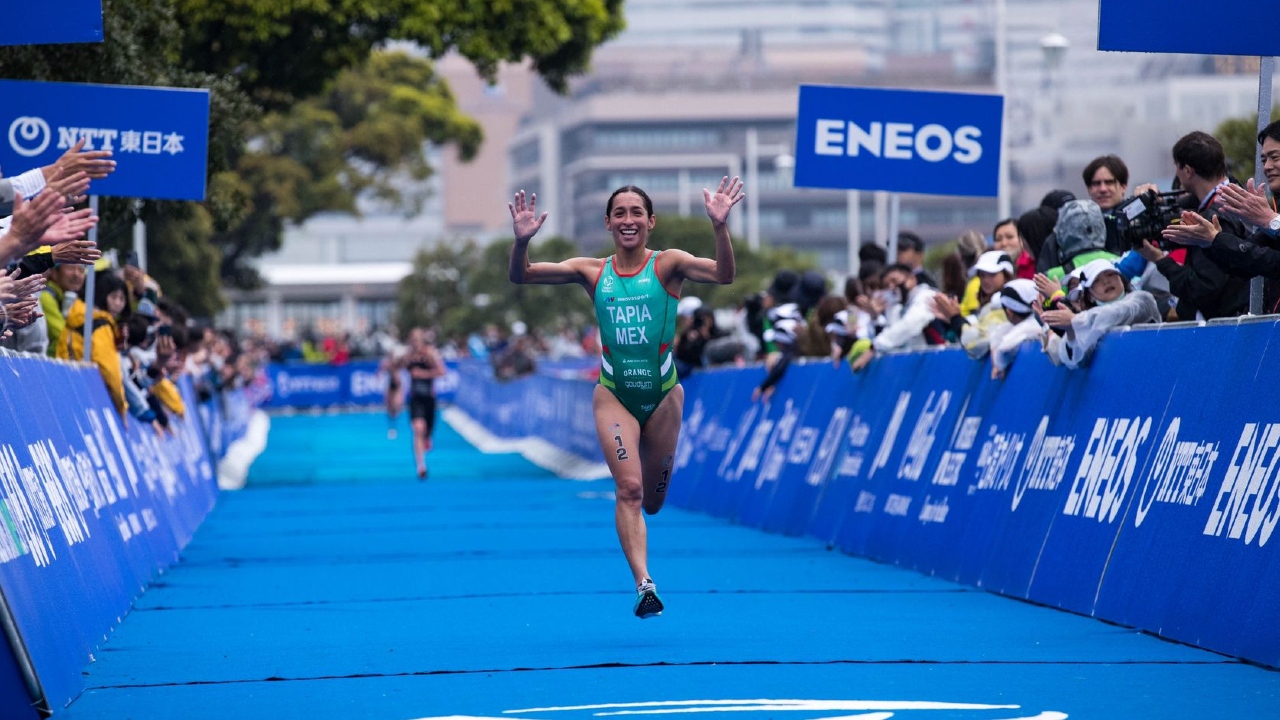 Rosa Maria Tapia Yokohama 2023 finish straight [Photo credit: World Triathlon / Tommy Zaferes]