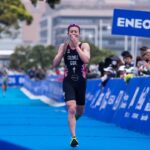Sophie Coldwell wins WTCS Yokohama 2023 finish straight photo credit: World Triathlon / Tommy Zaferes