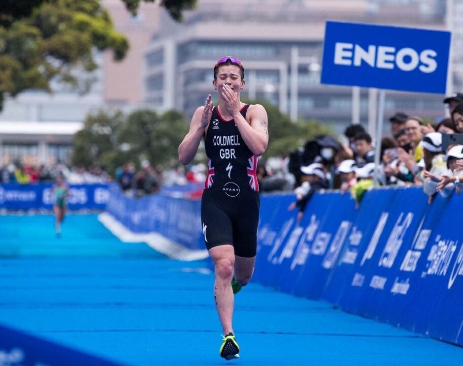 Sophie Coldwell wins WTCS Yokohama 2023 finish straight photo credit: World Triathlon / Tommy Zaferes