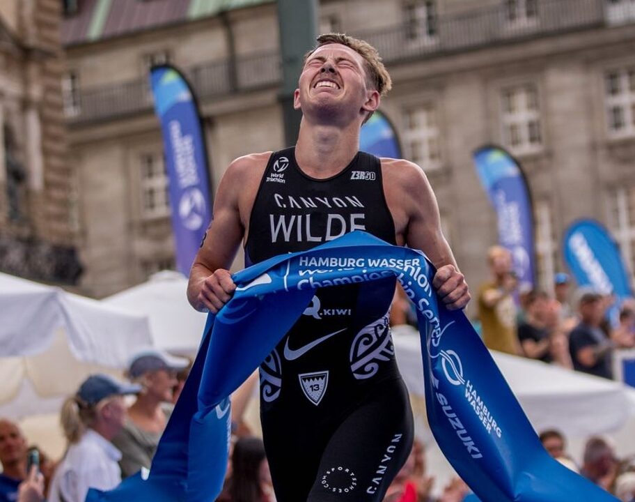 Hayden Wilde wins WTCS Hamburg 2023 photo credit: World Triathlon