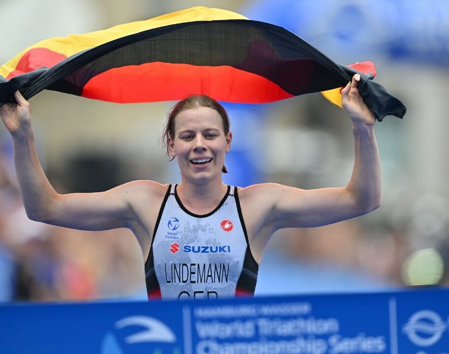 Laura Lindemann anchors Germany to Mixed Relay gold WTCS Hamburg 2023 photo credit: World Triathlon