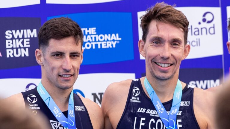 Pierre Le Corre Leo Bergere WTCS Sunderland podium 2023 photo credit World Triathlon / Tommy Zaferes