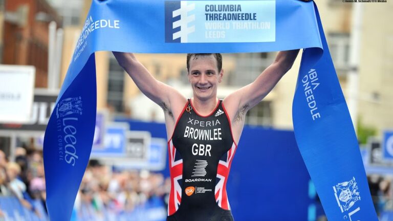 alistair brownlee wins world triathlon leeds 2016
