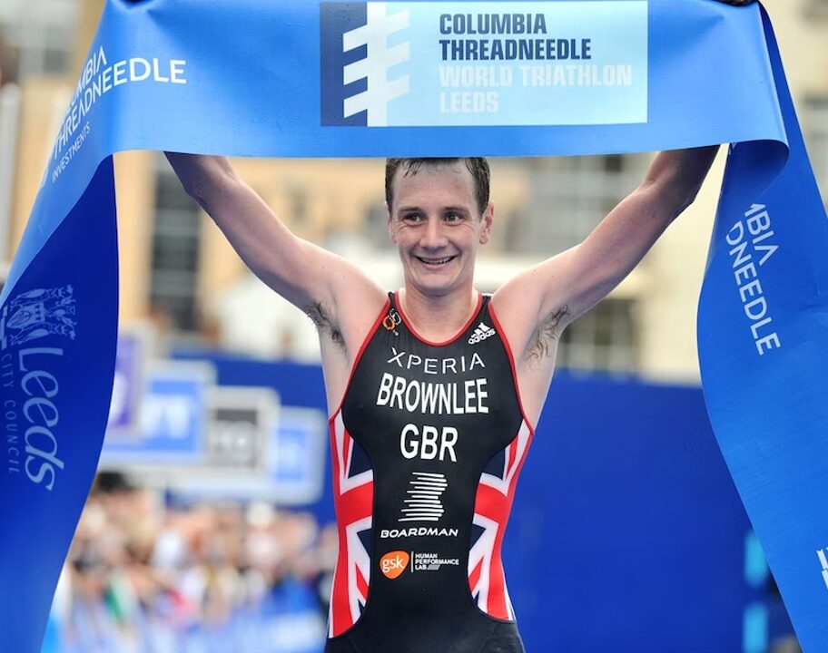 alistair brownlee wins world triathlon leeds 2016