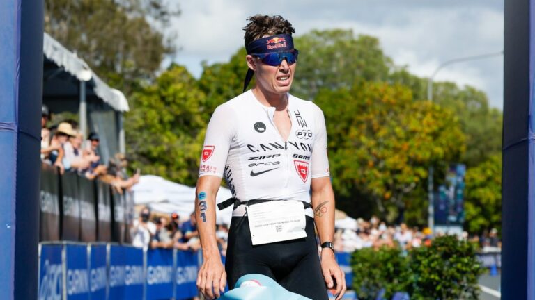 Hayden Wilde taking the win on debut at the Garmin Noosa Triathlon 2023