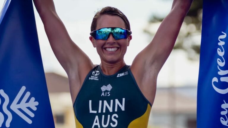 Sophie Linn wins her first ever World Triathlon Cup in Napier.