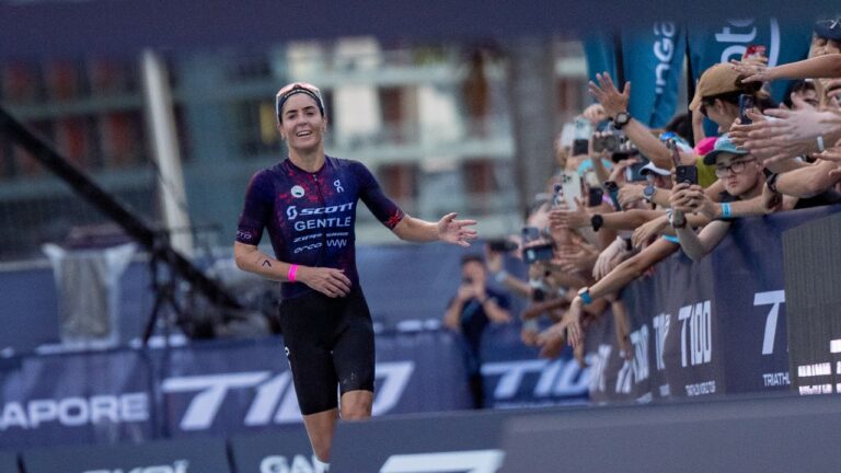 Ashleigh Gentle t100 Singapore 2024 run finish photo credit PTO