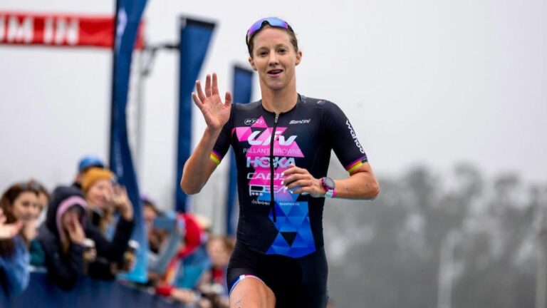 Emma Pallant-Browne finishing at T100 San Francisco 2024