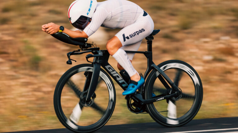 Gustav Iden superman aero bike position