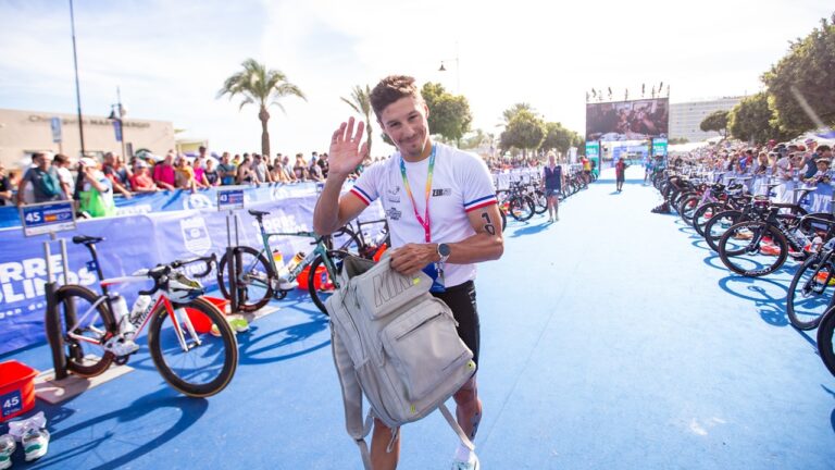 Vincent Luis waves goodbye WTCS Finals Torremolinos 2024 photo credit World Triathlon