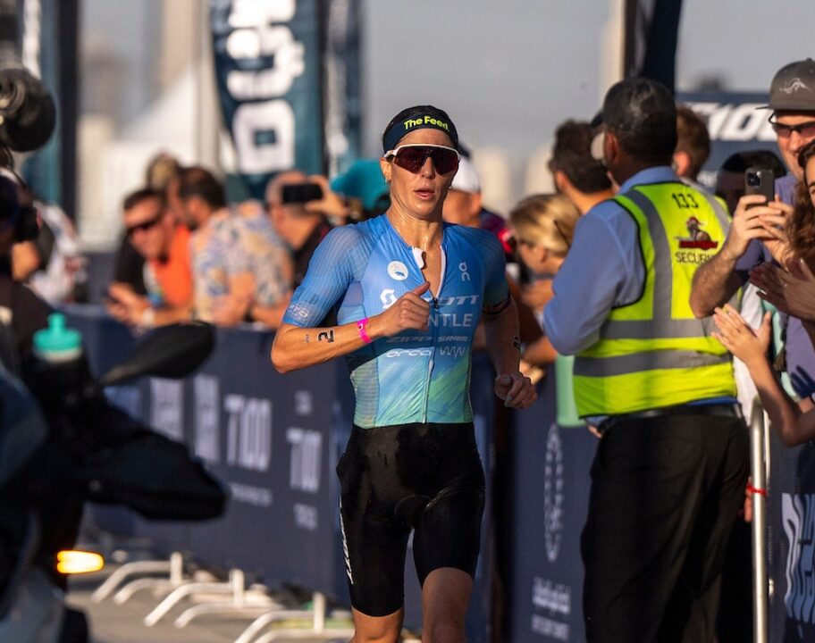 Ashleigh Gentle run at T100 Dubai 2024 photo credit PTO / T100