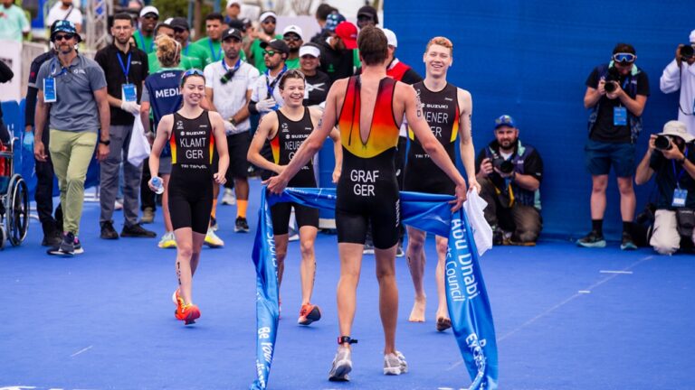 Germany mixed team relay wtcs abu dhabi 2025 Selina Klamt Jan Dienar Tanja Neubert Henry Graf photo credit World Triathlon