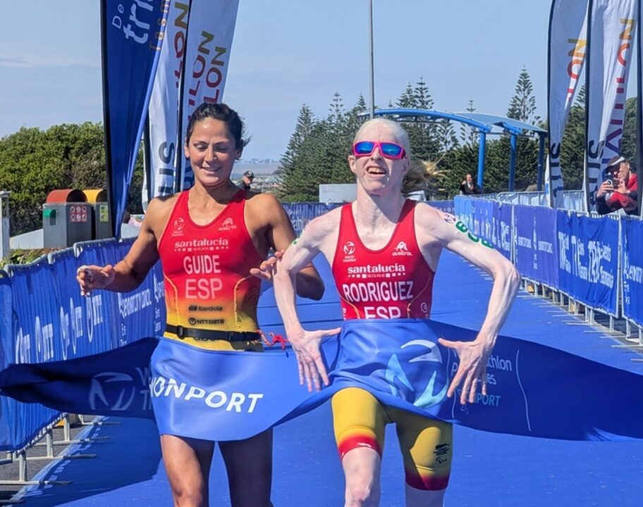 Susana Rodriguez wins WTPS Devonport 2025 photo credit World Triathlon