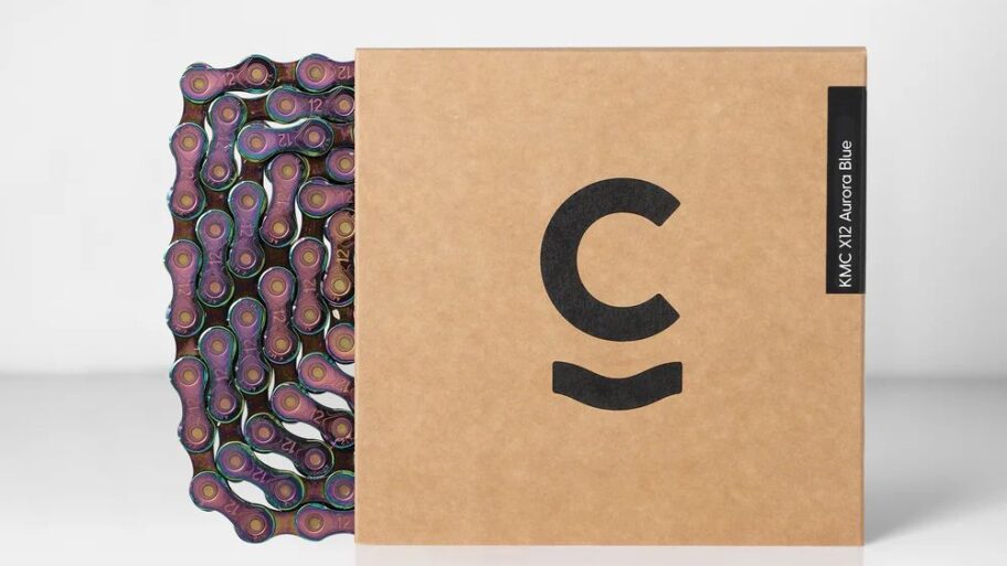 Prewaxed chain in packaging