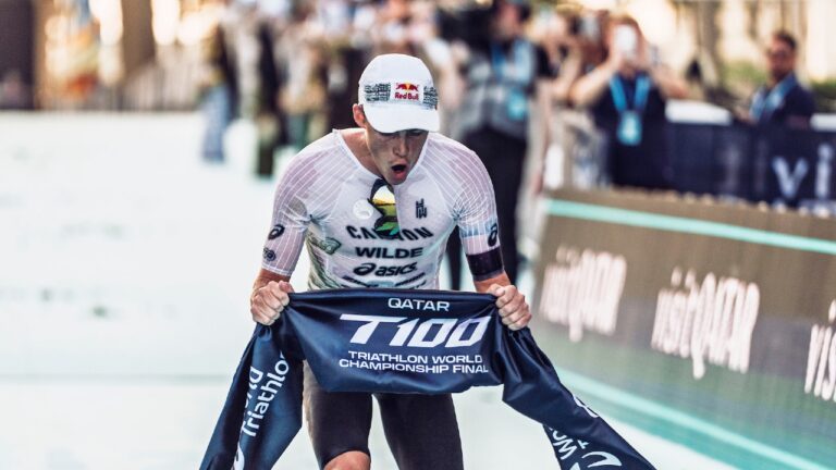 Hayden Wilde finish tape Qatar T100 Grand Final 2025