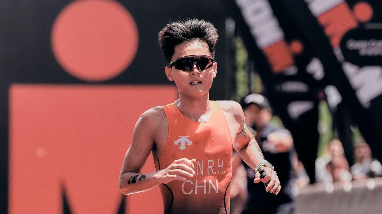 Rongcheng Chen on his way to victory at IRONMAN 70.3 Shanghai Chongming - Photo IRONMAN 70.3 Shanghai Chongming