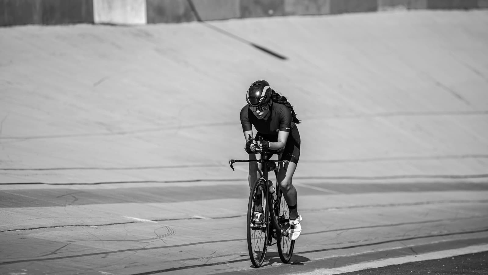 triathlete feeling leg fatigue after cycling due to overexertion and poor pacing