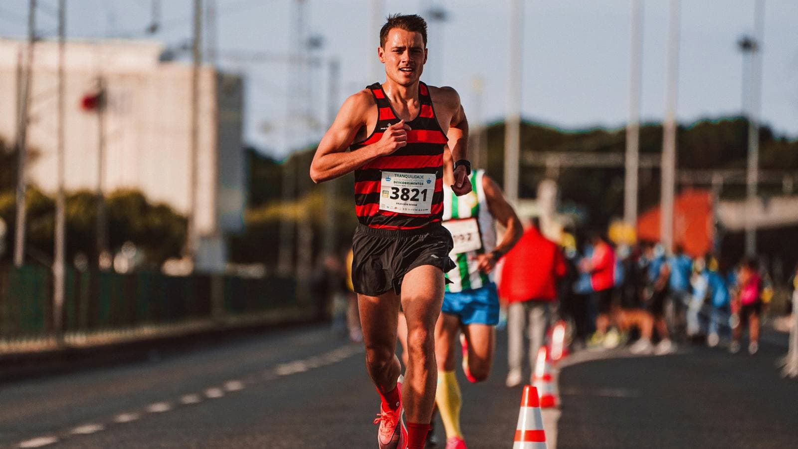 triathlete doing brick training session to improve bike to run transition and reduce jelly legs